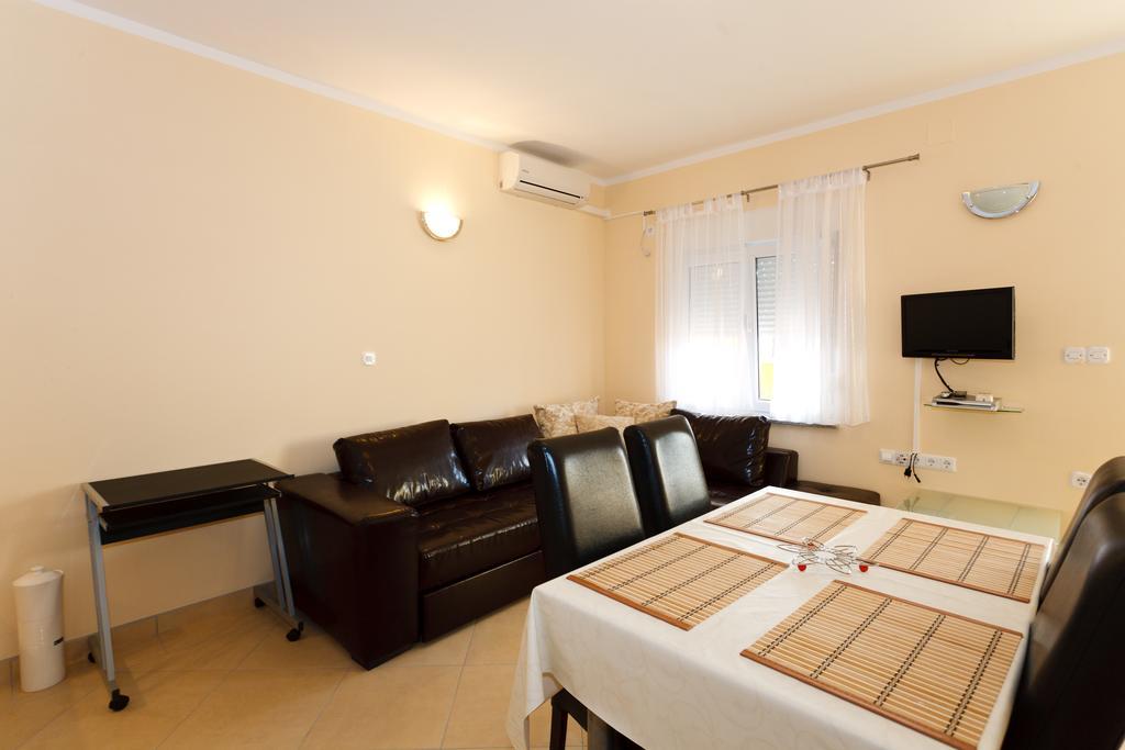 Apartmani Juric Върсар Екстериор снимка