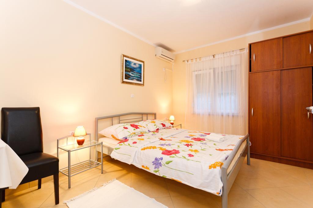 Apartmani Juric Върсар Екстериор снимка