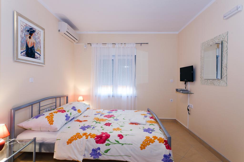Apartmani Juric Върсар Екстериор снимка